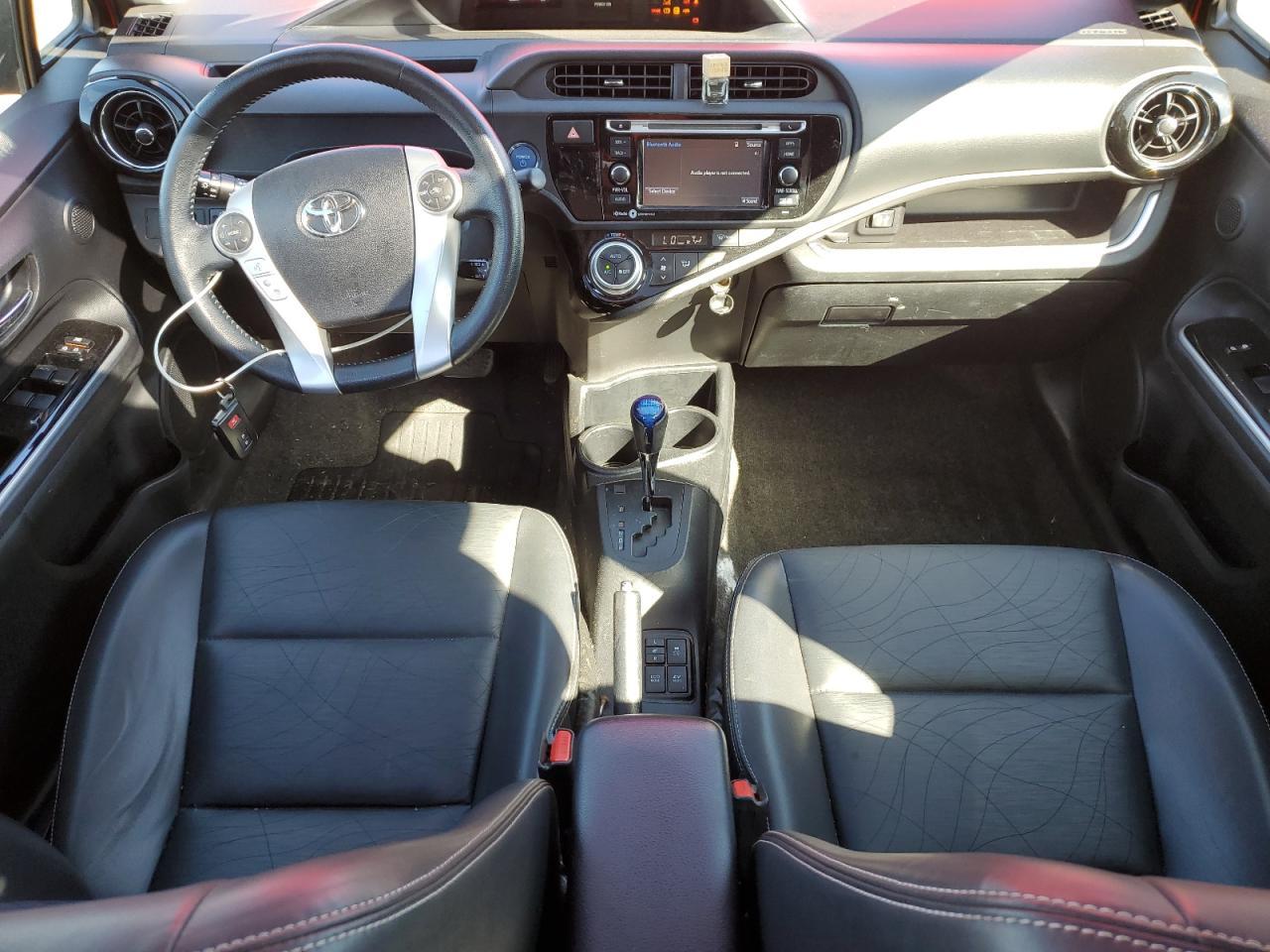 2015 TOYOTA Prius c