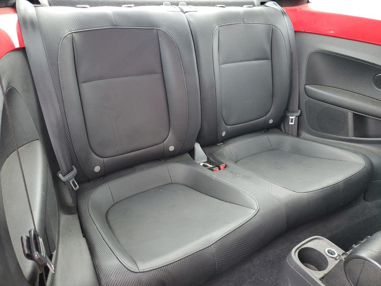 2012 VOLKSWAGEN Beetle