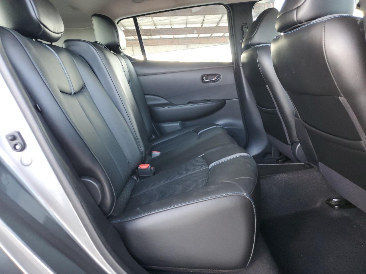 2018 NISSAN LEAF