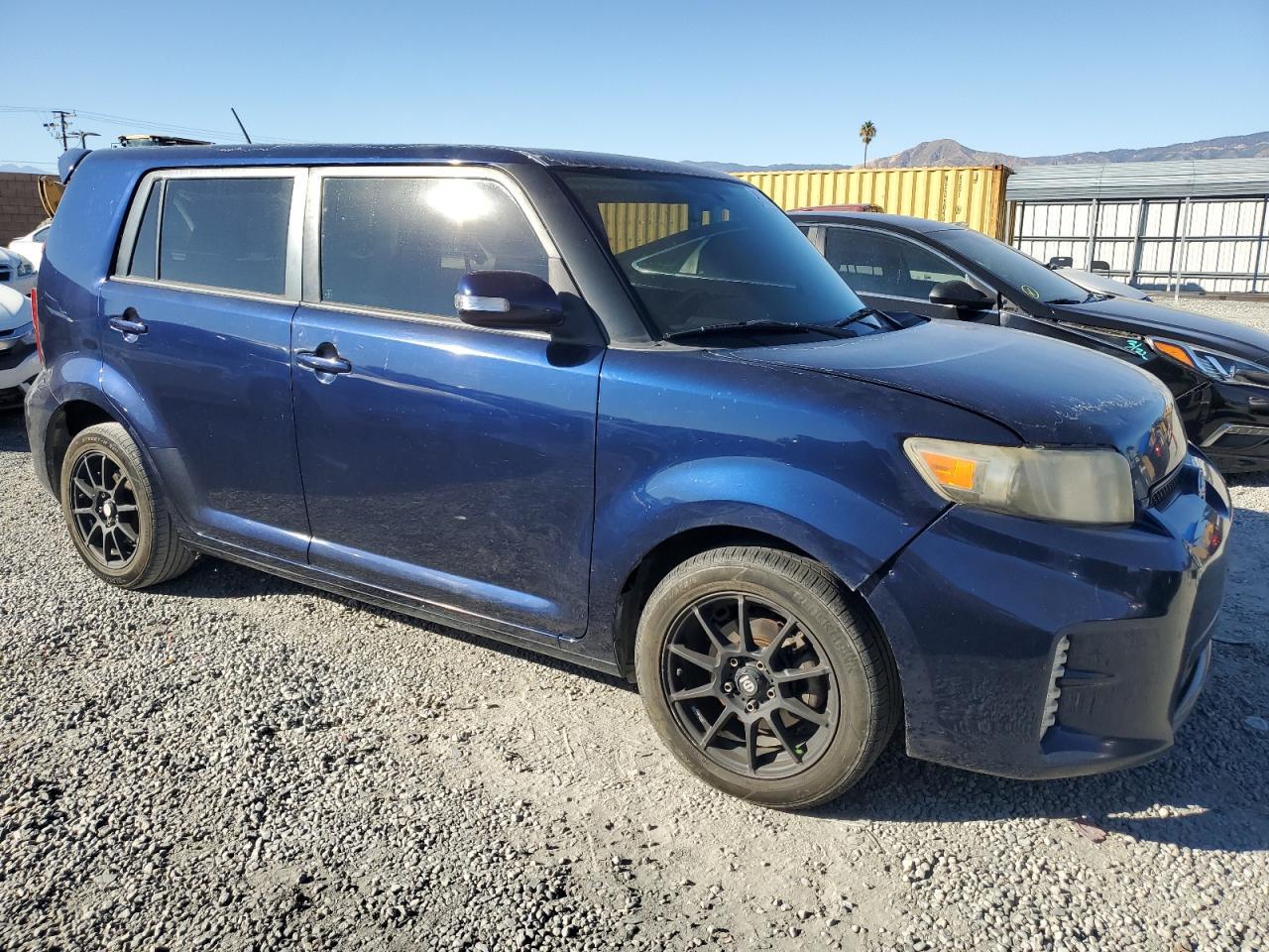2013 TOYOTA SCION