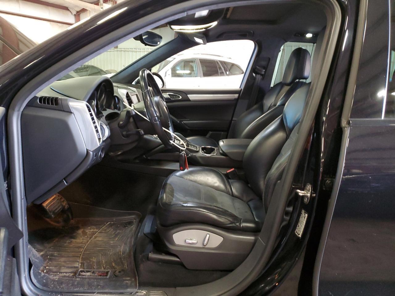 2014 PORSCHE CAYENNE