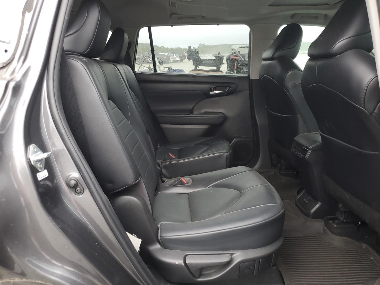 2022 TOYOTA HIGHLANDER
