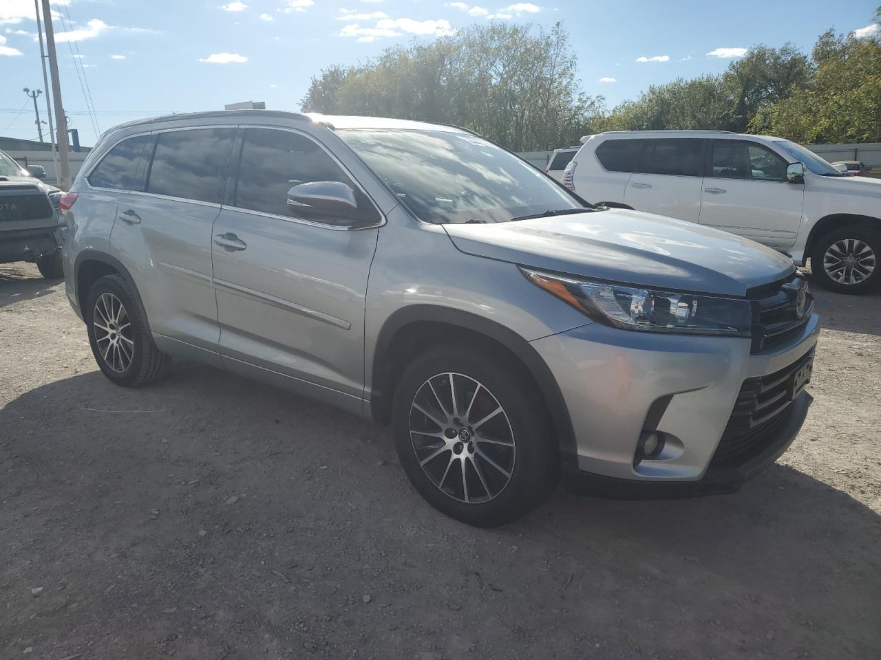 2017 TOYOTA HIGHLANDER