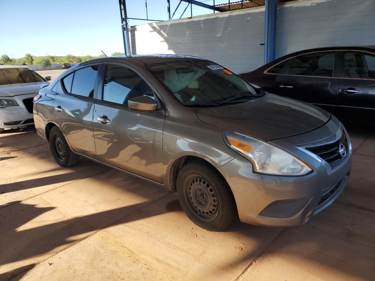 2017 NISSAN VERSA