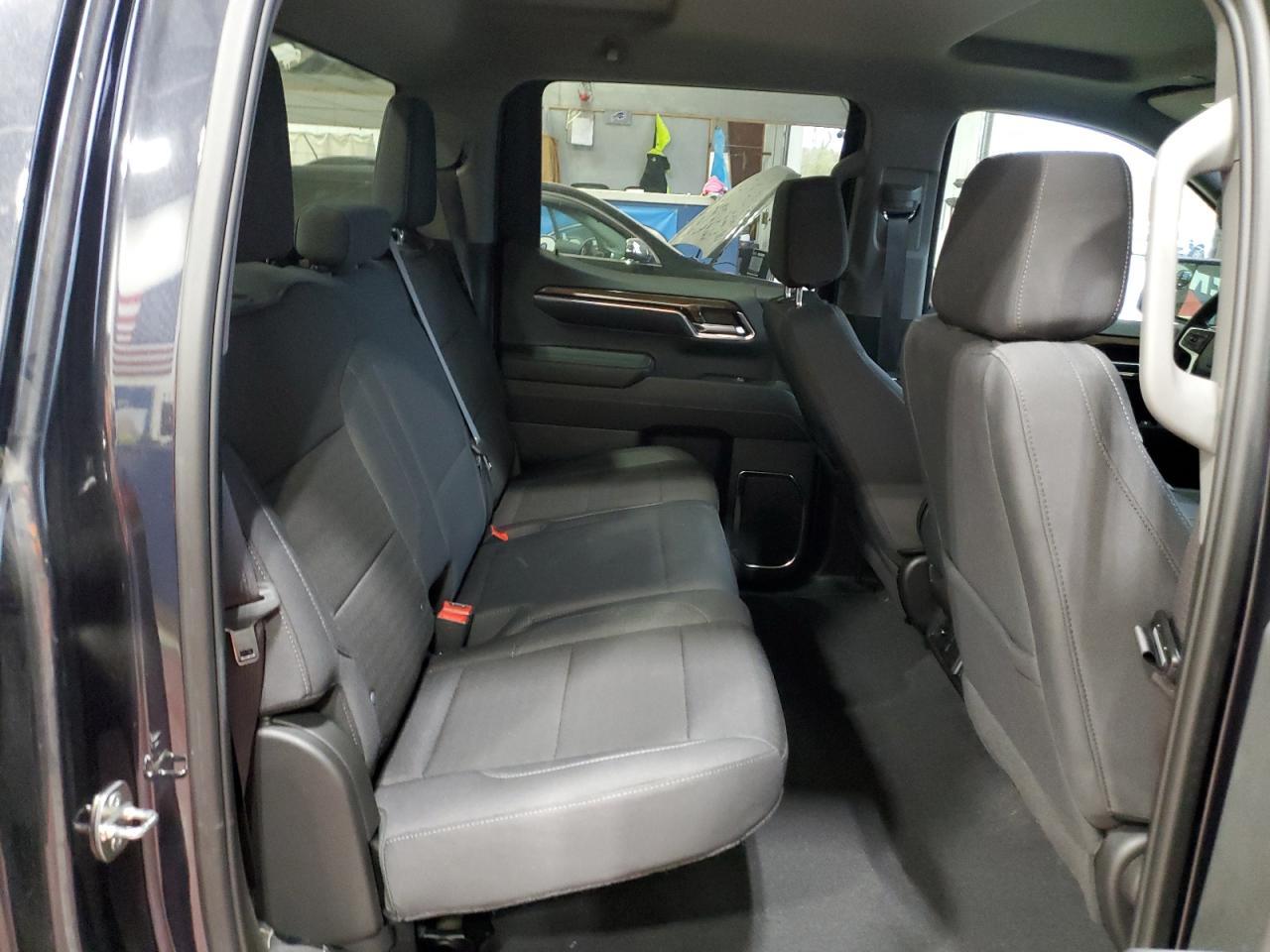 2024 CHEVROLET Silverado