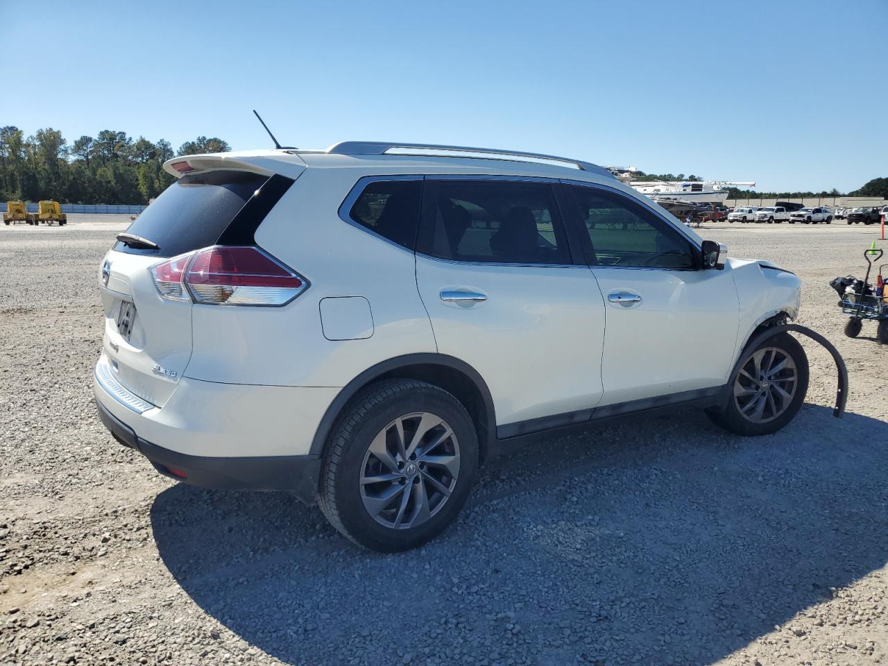 2016 NISSAN ROGUE