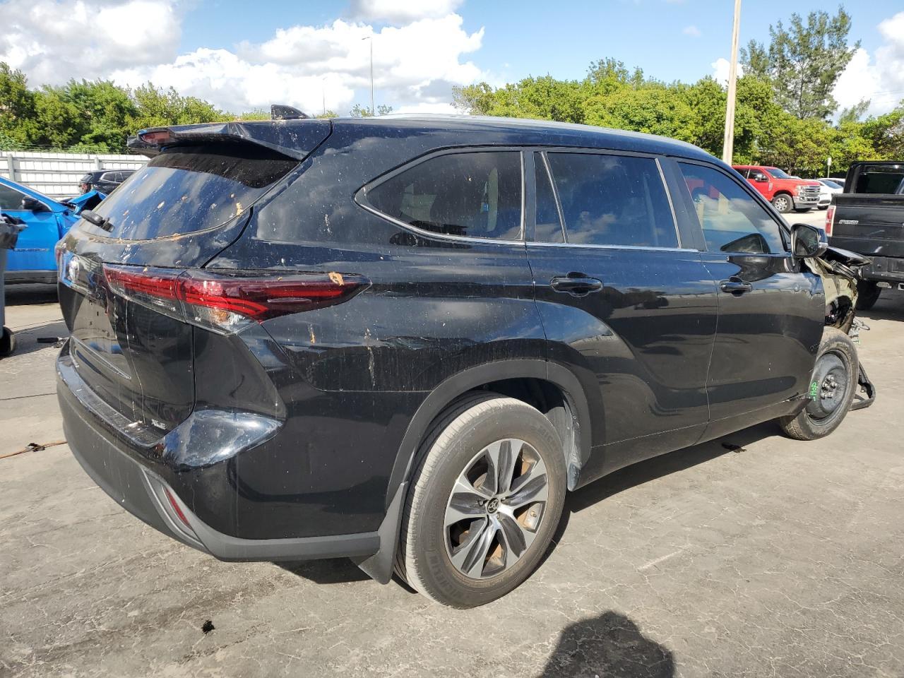 2024 TOYOTA HIGHLANDER