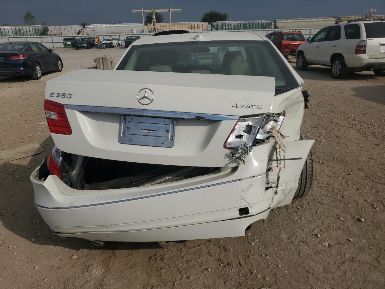 2011 MERCEDES-BENZ E-Class