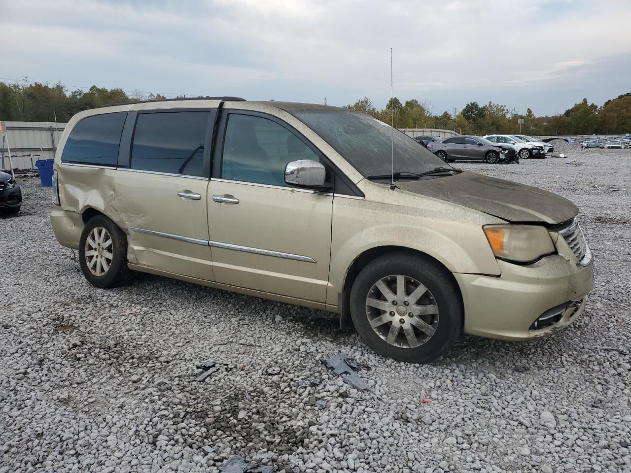 2012 CHRYSLER Town & Country