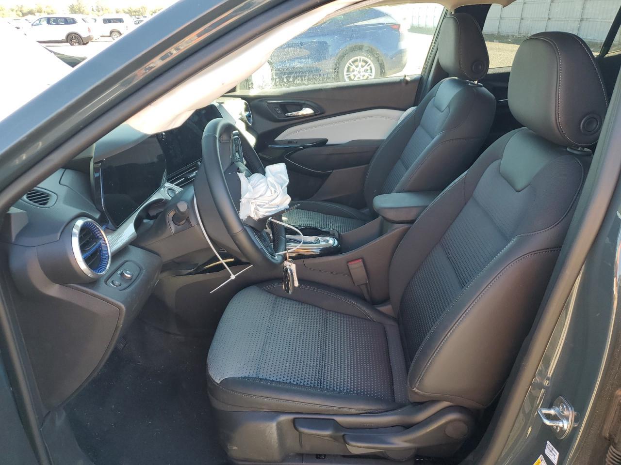 2025 CHEVROLET TRAX