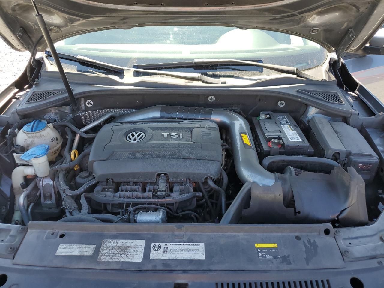 2015 VOLKSWAGEN Passat