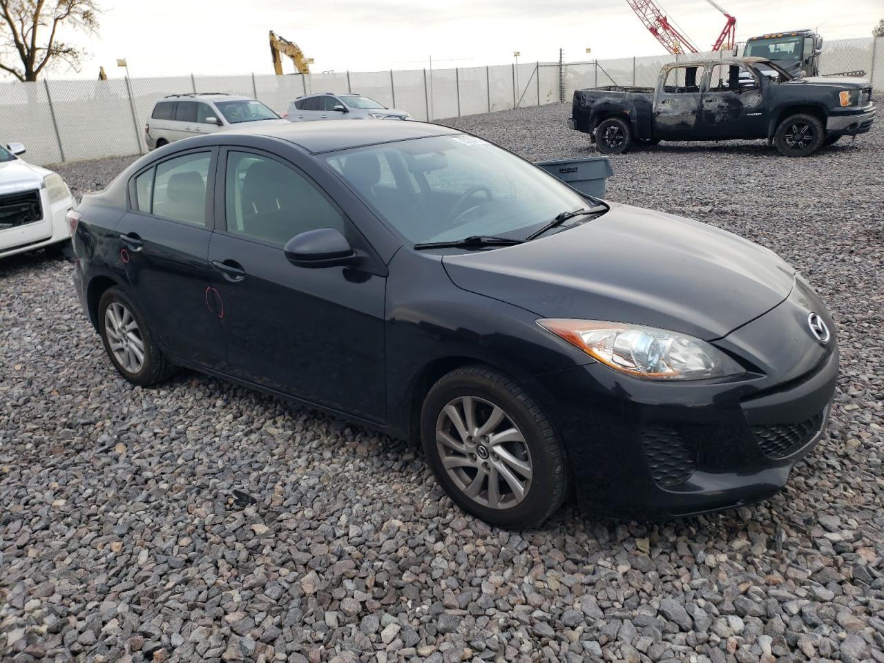 2013 MAZDA 3