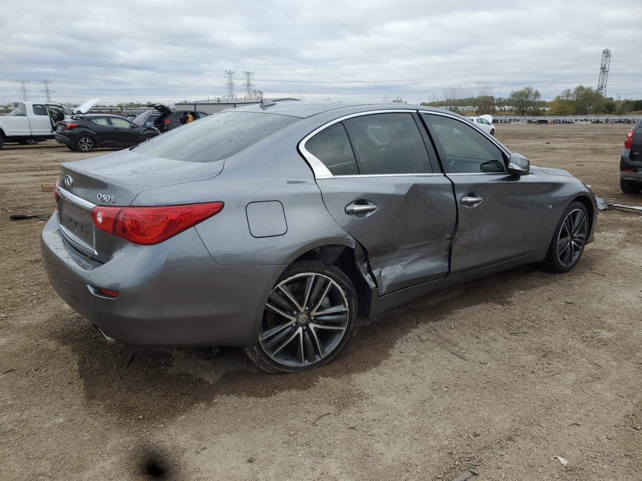 2015 INFINITI Q50