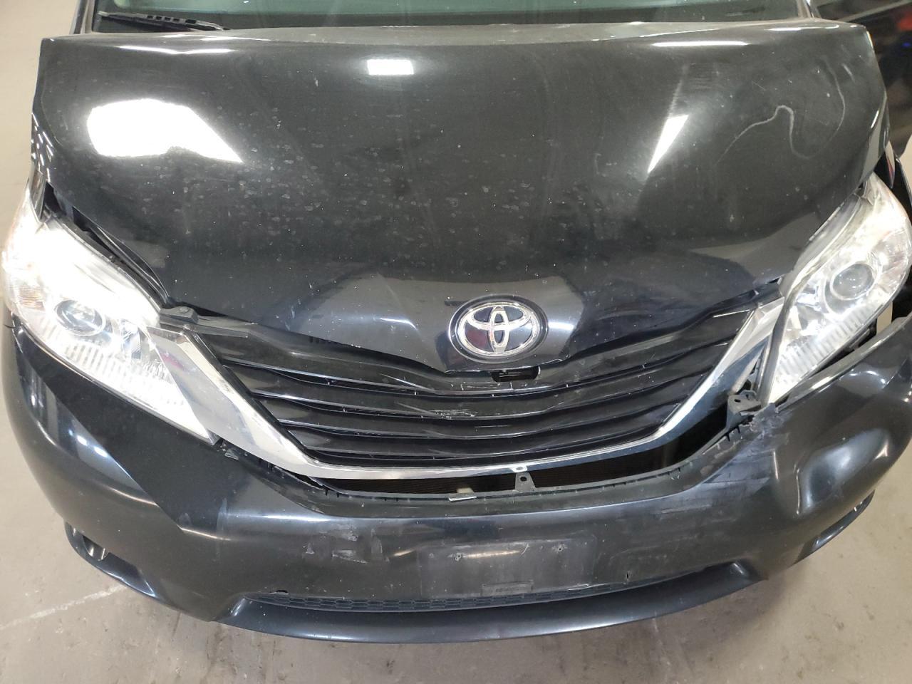 2015 TOYOTA SIENNA