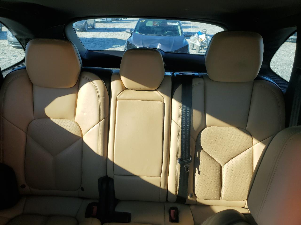 2016 PORSCHE CAYENNE