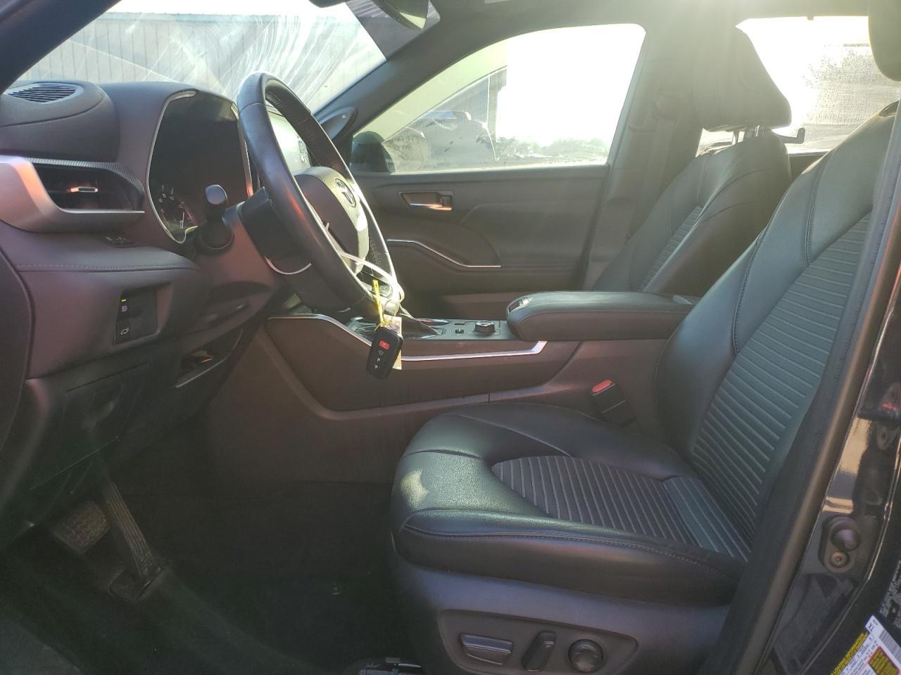 2022 TOYOTA HIGHLANDER