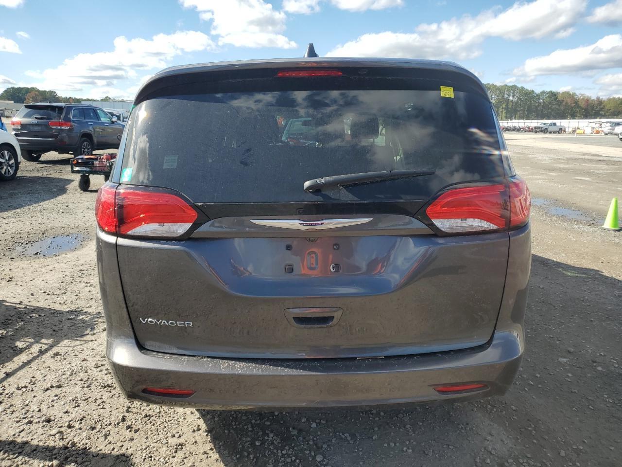 2020 CHRYSLER Voyager