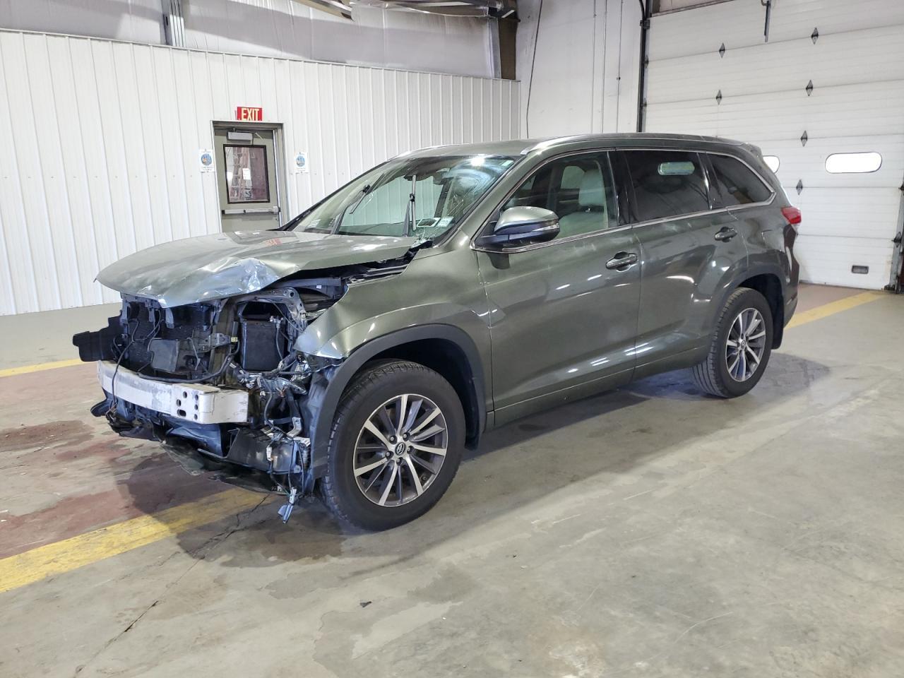 2017 TOYOTA HIGHLANDER