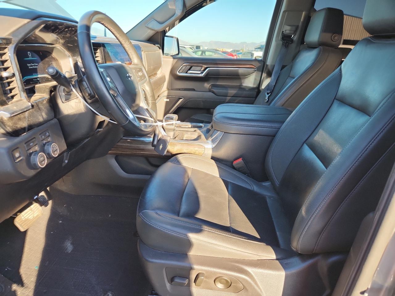 2024 CHEVROLET Silverado