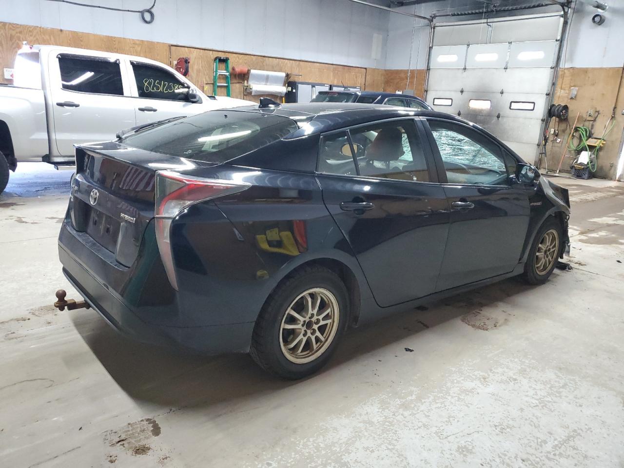 2017 TOYOTA PRIUS
