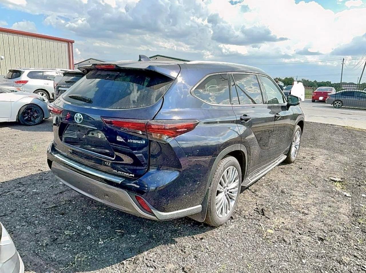 2024 TOYOTA HIGHLANDER