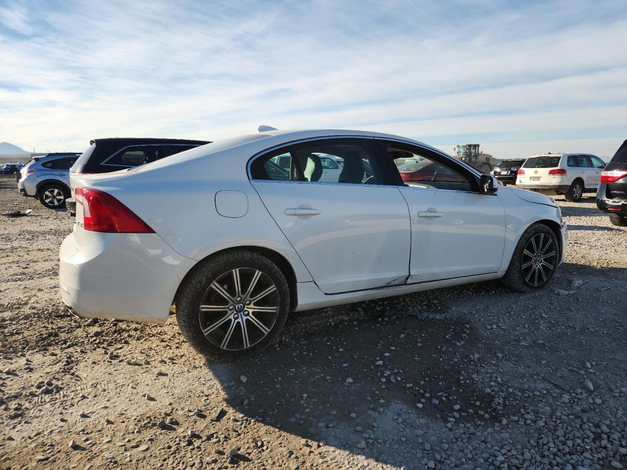 2017 VOLVO S60