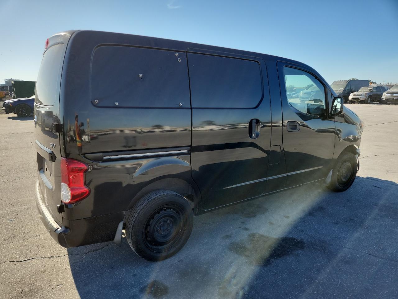 2015 NISSAN NV 200