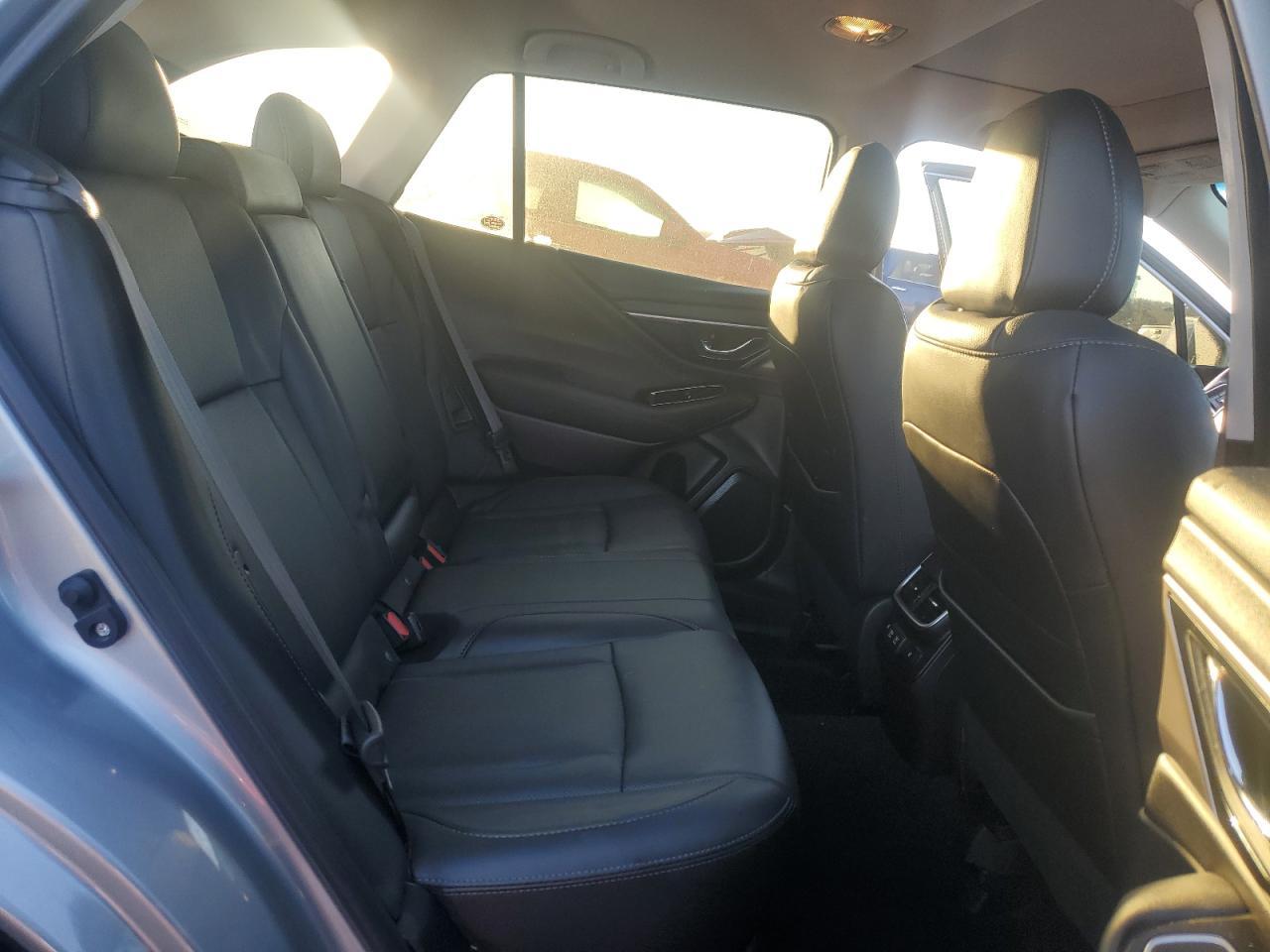 2020 SUBARU Outback
