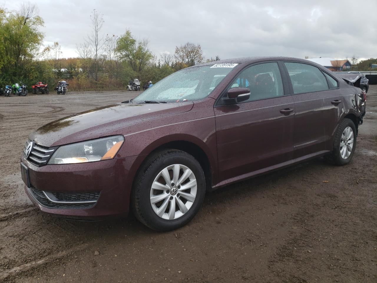 2013 VOLKSWAGEN Passat