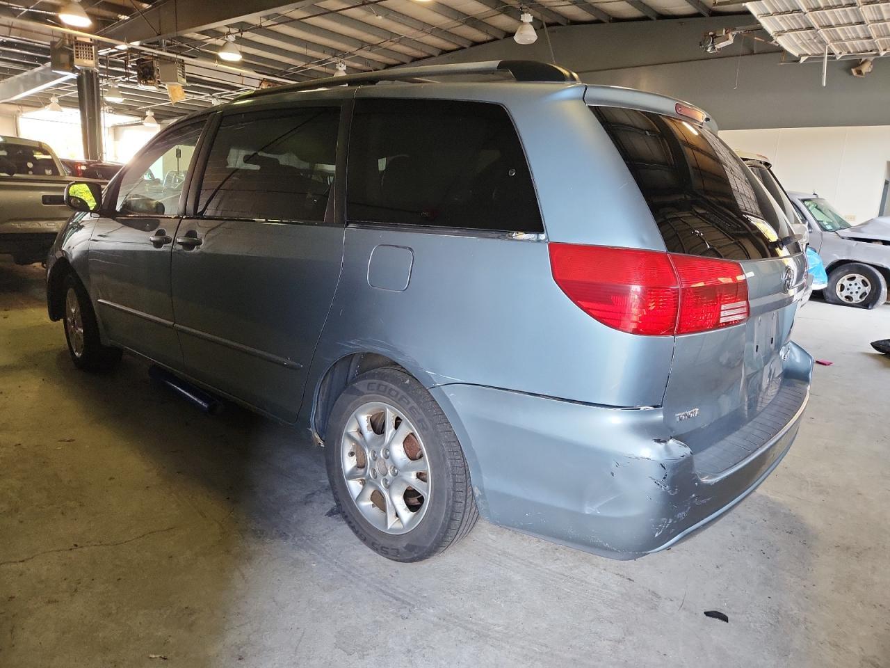 2004 TOYOTA SIENNA