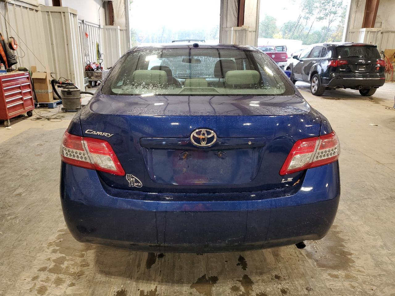 2011 TOYOTA CAMRY