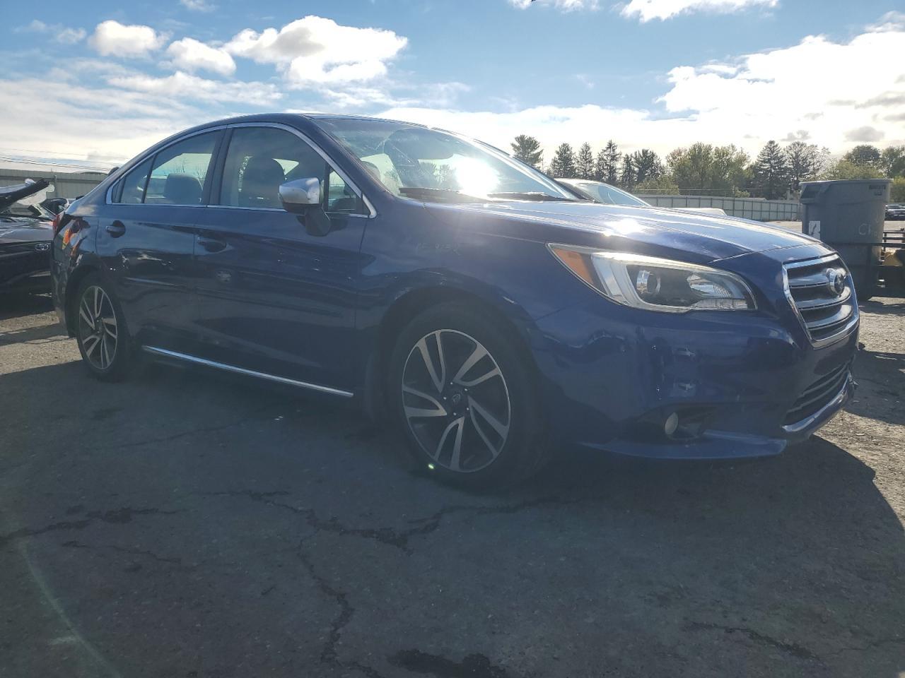 2017 SUBARU Legacy