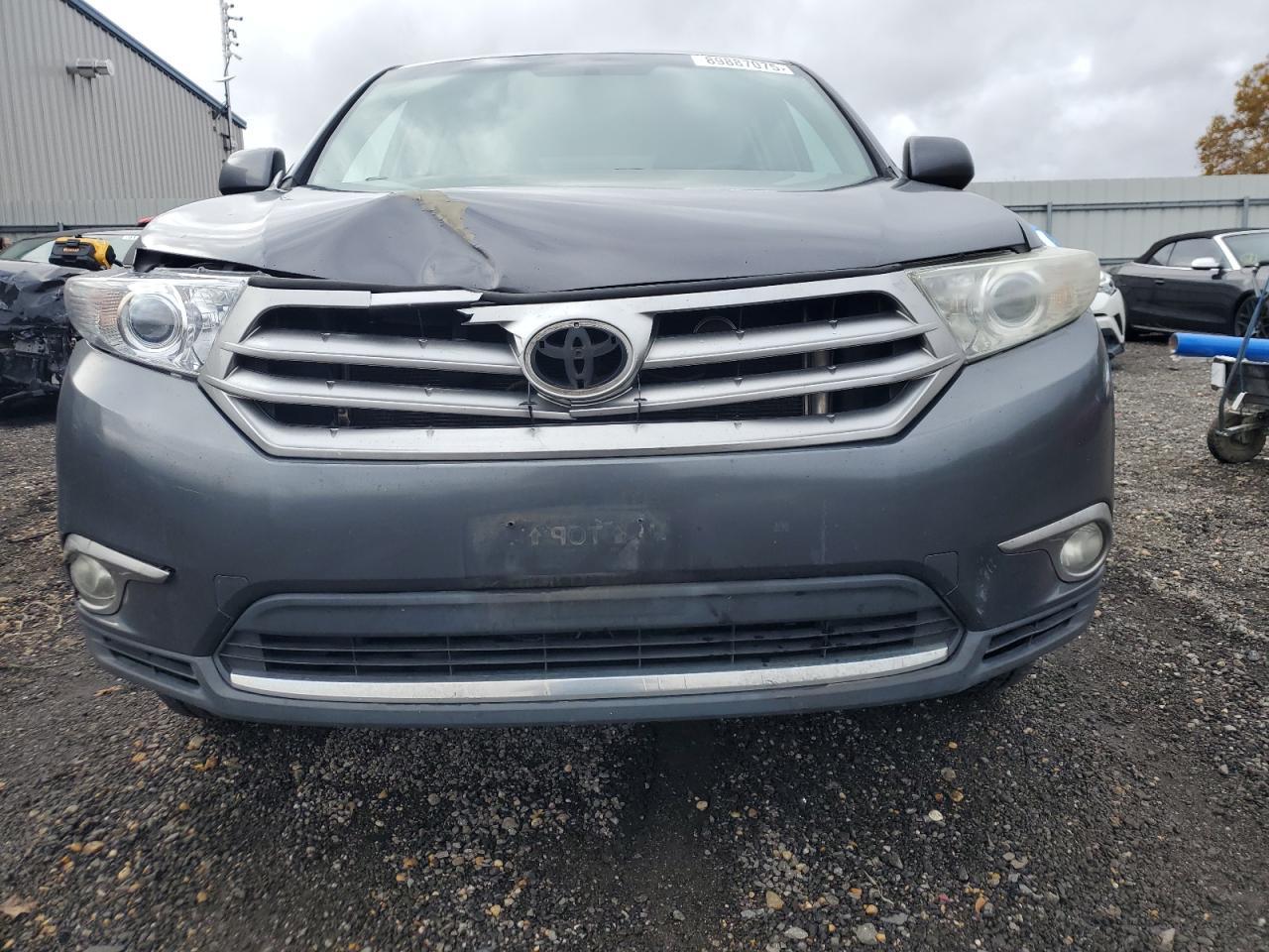 2013 TOYOTA HIGHLANDER