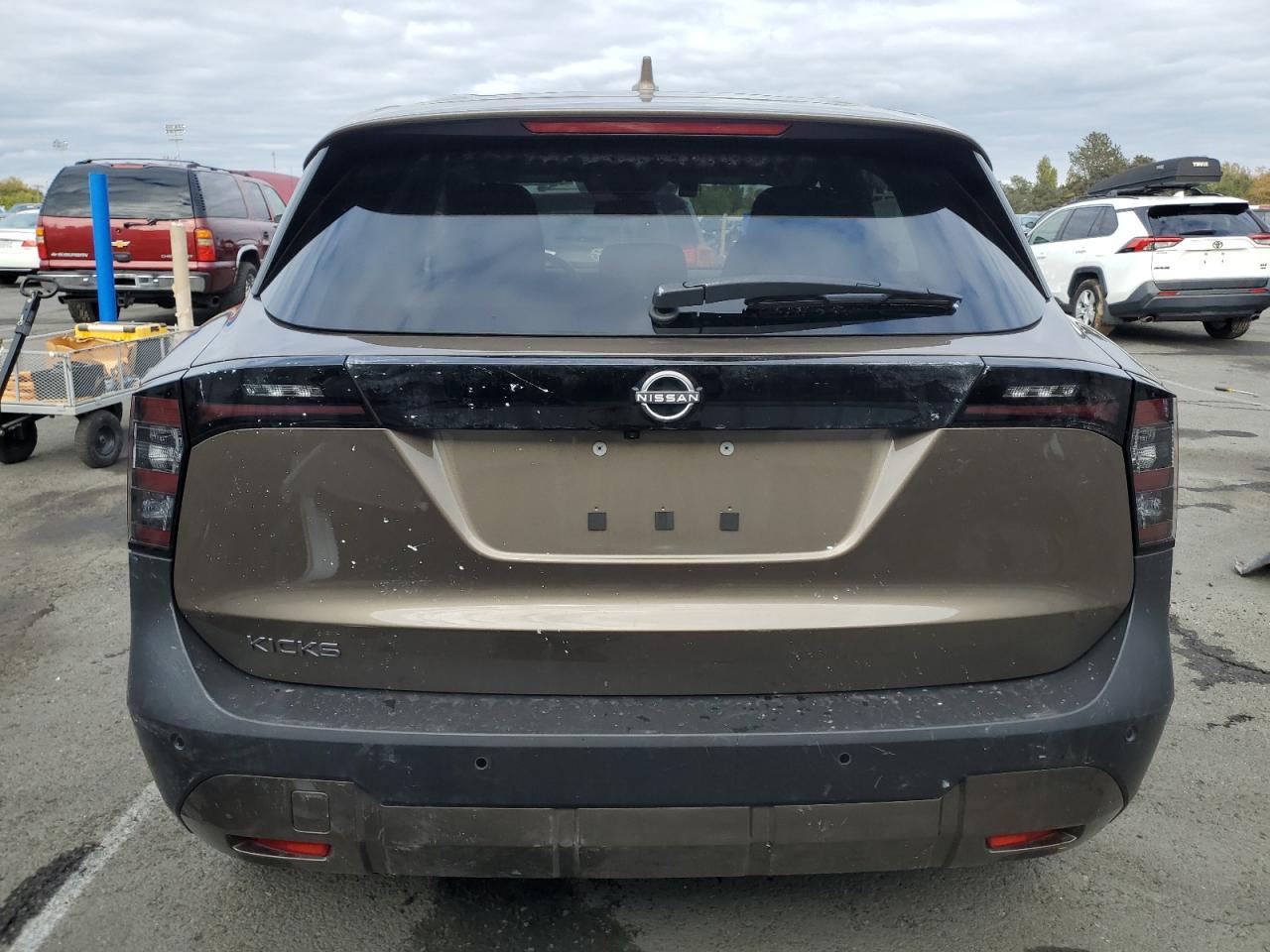 2025 NISSAN KICKS