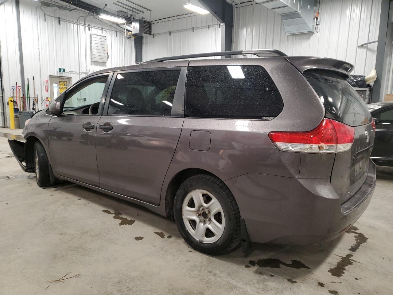 2014 TOYOTA SIENNA