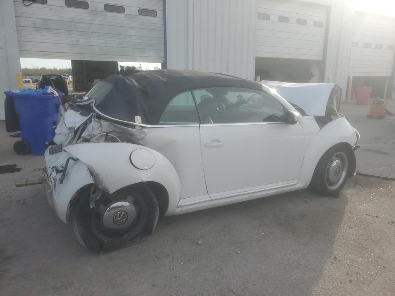 2016 VOLKSWAGEN Beetle