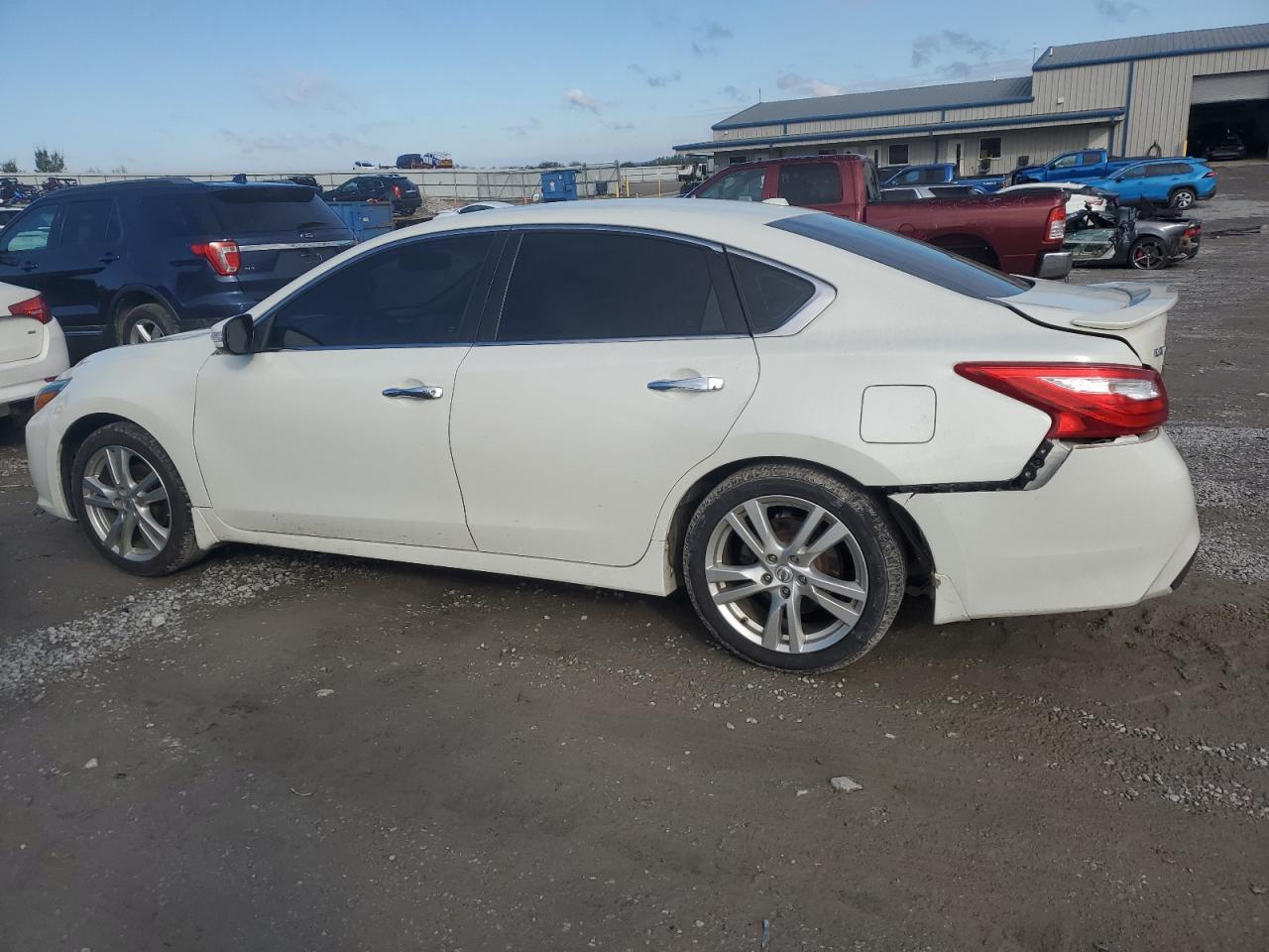 2017 NISSAN ALTIMA