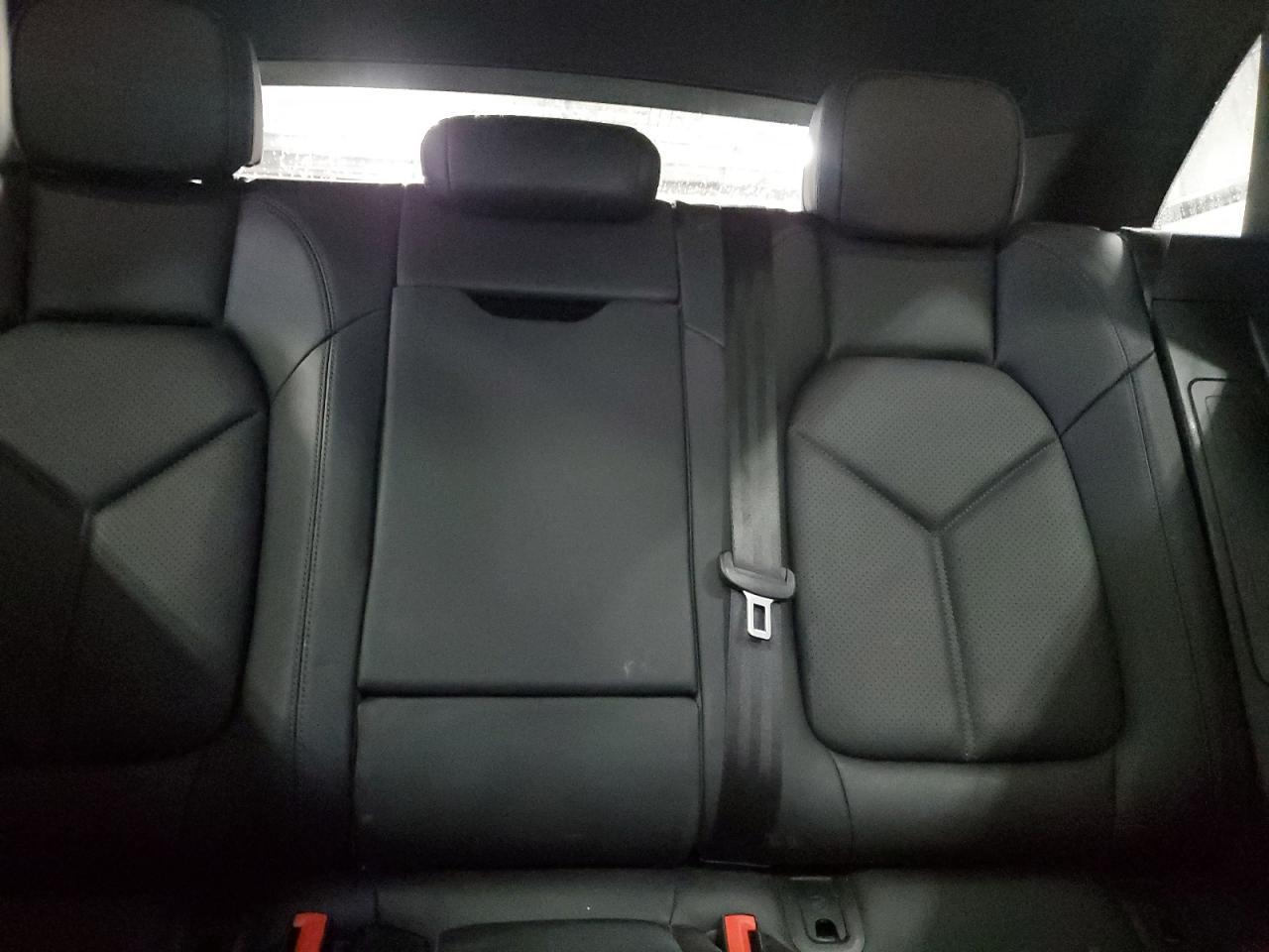 2019 PORSCHE Macan