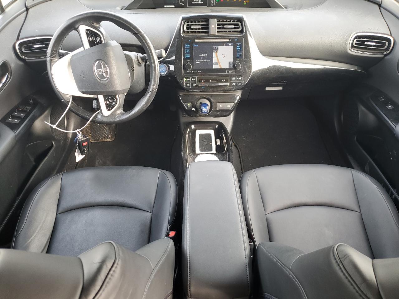 2016 TOYOTA PRIUS