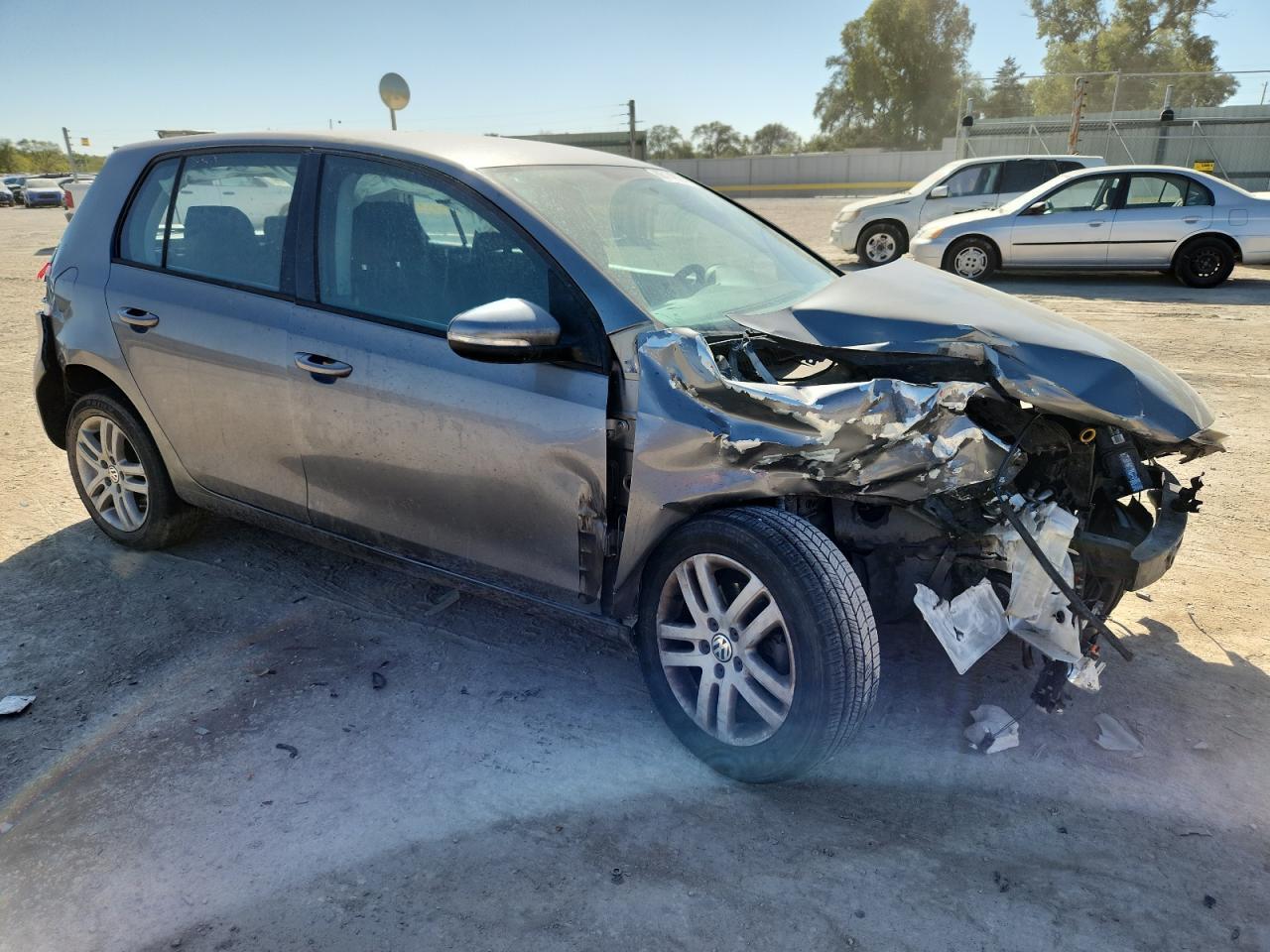 2011 VOLKSWAGEN GOLF