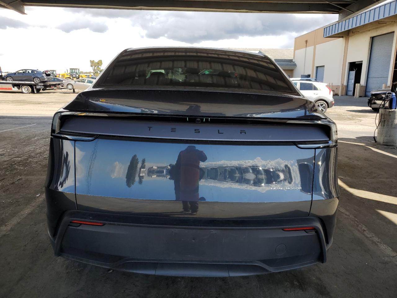2026 TESLA MODEL Y