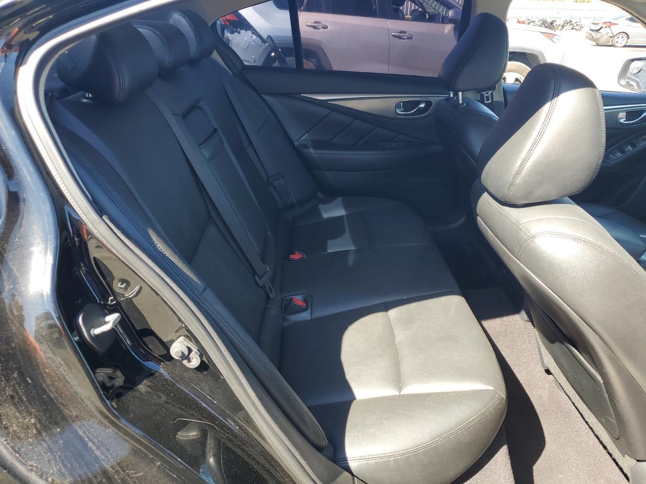 2015 INFINITI Q50