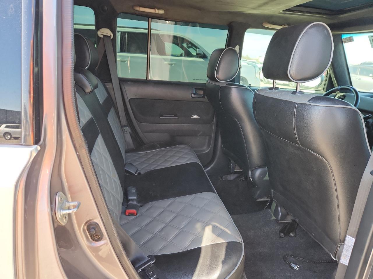 2004 TOYOTA SCION