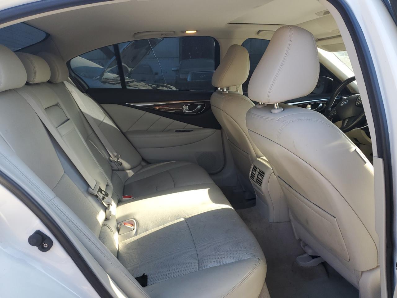 2016 INFINITI Q50