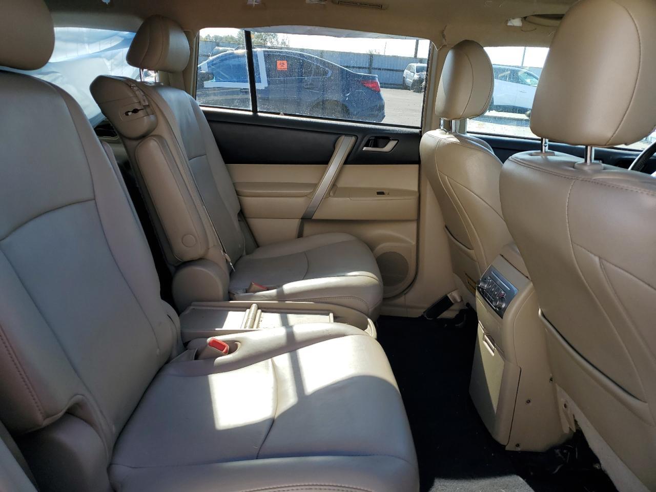 2012 TOYOTA HIGHLANDER