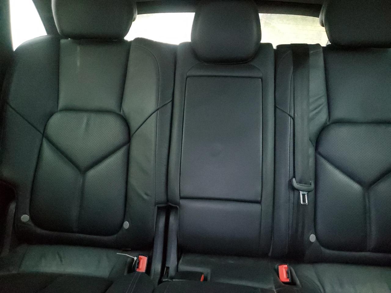 2012 PORSCHE CAYENNE