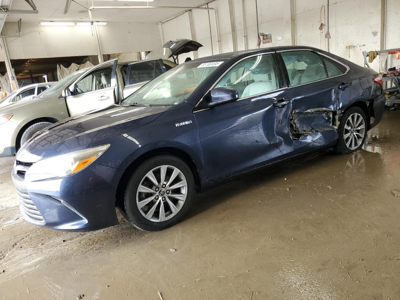 2017 TOYOTA CAMRY