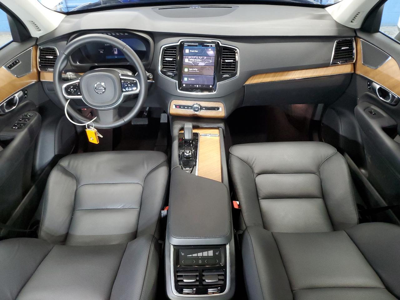 2025 VOLVO XC90