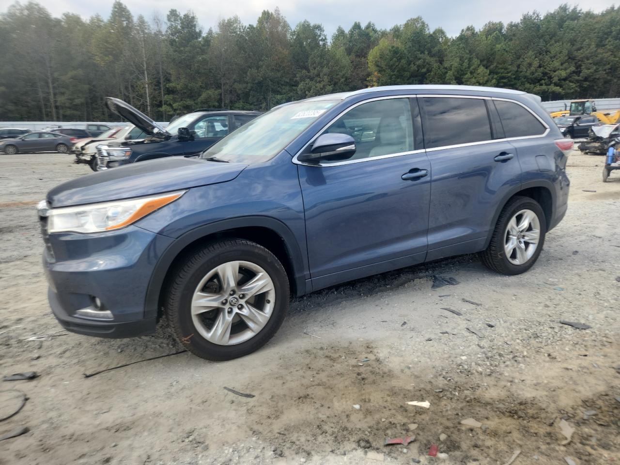 2016 TOYOTA HIGHLANDER