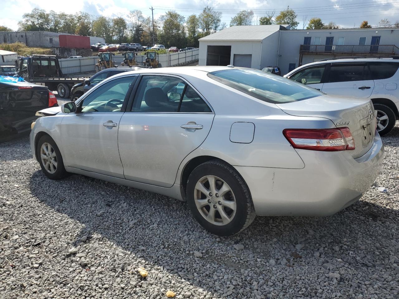 2011 TOYOTA CAMRY